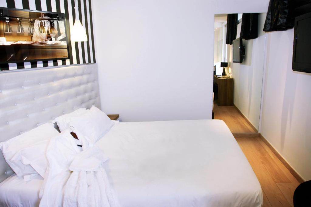 Le Pre Du Moulin - Maison Alonso - Hotel & Restaurant Sérignan-du-Comtat Room photo