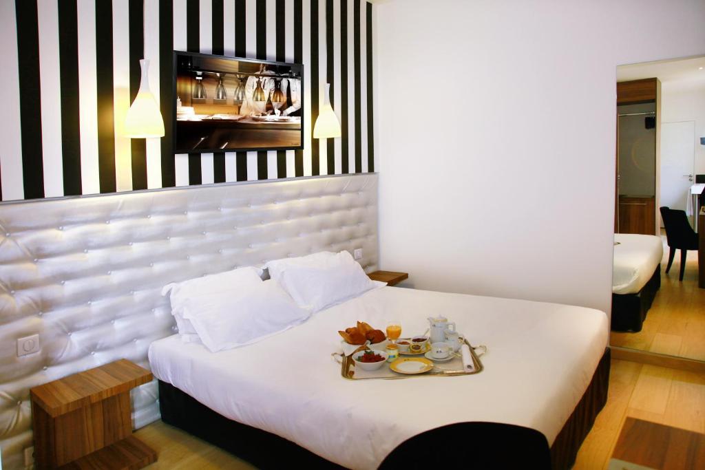 Le Pre Du Moulin - Maison Alonso - Hotel & Restaurant Sérignan-du-Comtat Room photo
