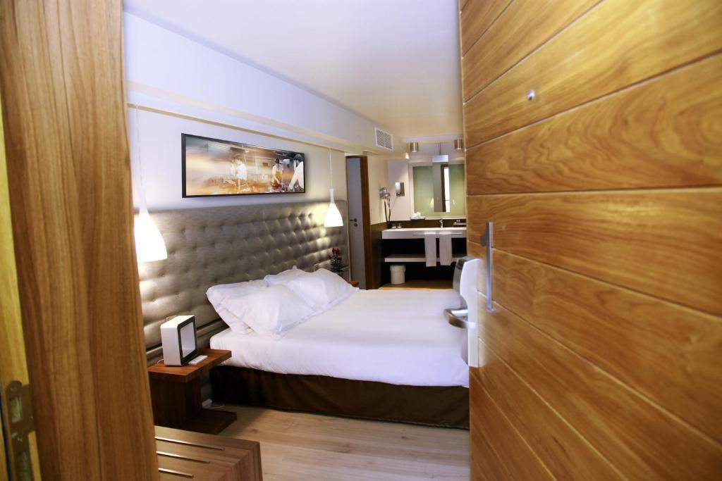 Le Pre Du Moulin - Maison Alonso - Hotel & Restaurant Sérignan-du-Comtat Room photo