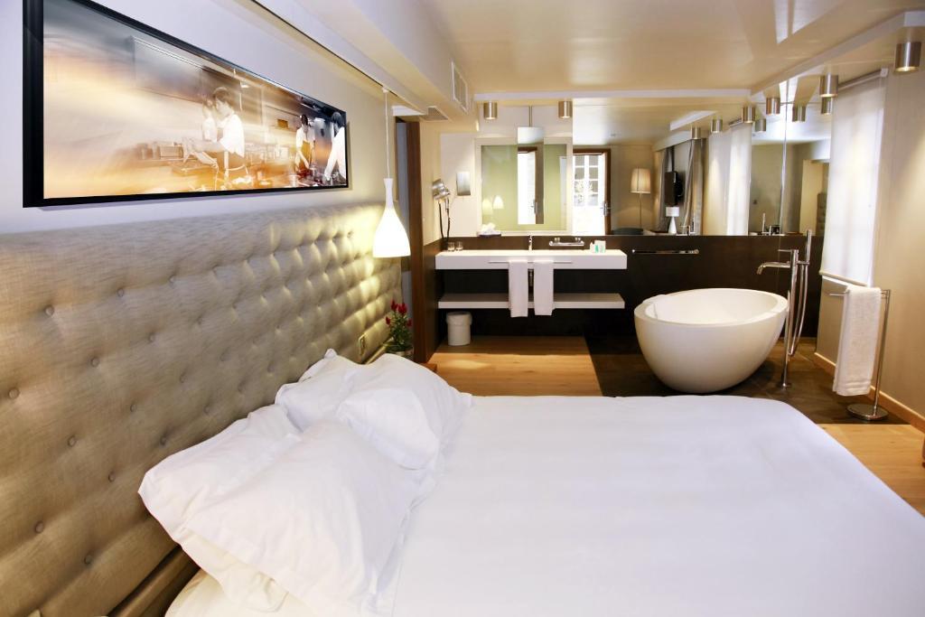 Le Pre Du Moulin - Maison Alonso - Hotel & Restaurant Sérignan-du-Comtat Room photo